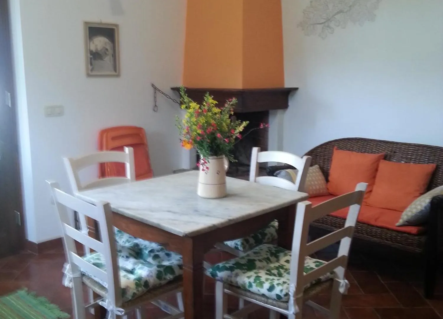 Apartment Il Mandorlino Pitigliano Appartamento In Tipico Casale Maremmano Con Portico E Giardino