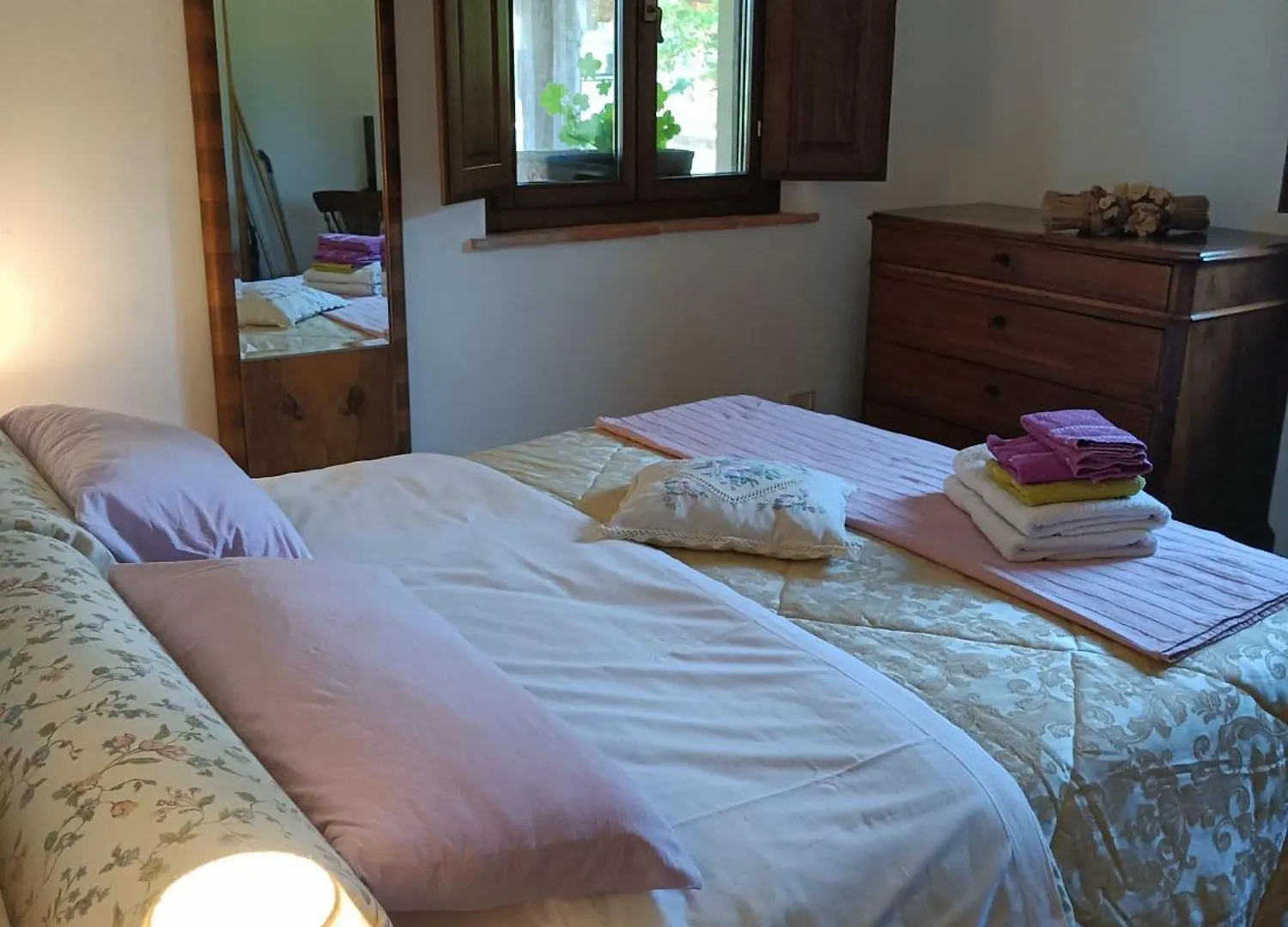 Il Mandorlino Pitigliano Appartamento In Tipico Casale Maremmano Con Portico E Giardino Daire